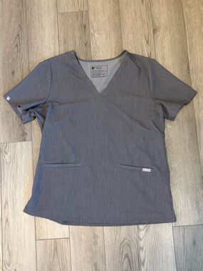 FIGS L Gray Scrub Set